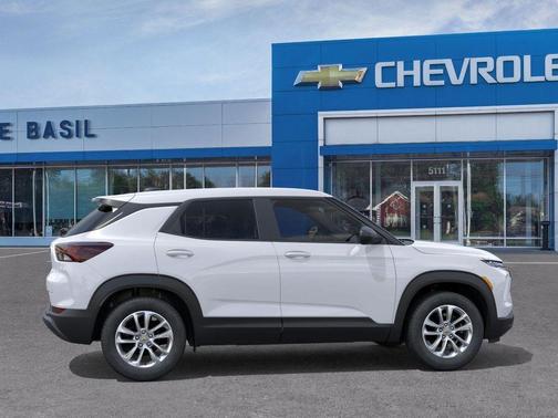 Summit White 2026 Chevrolet Trailblazer LS