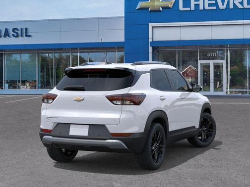 Summit White 2026 Chevrolet Trailblazer LT