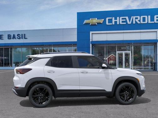 Summit White 2026 Chevrolet Trailblazer LT