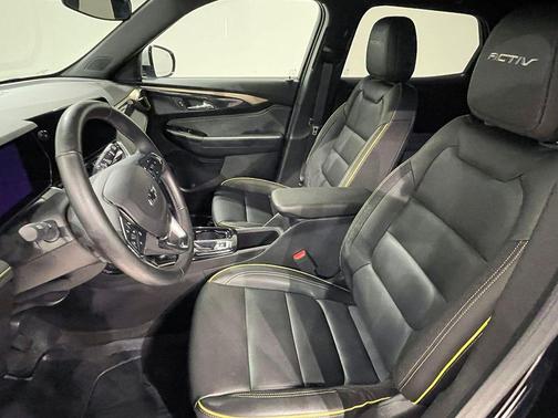 Mosaic Black Metallic 2024 Chevrolet Trailblazer ACTIV
