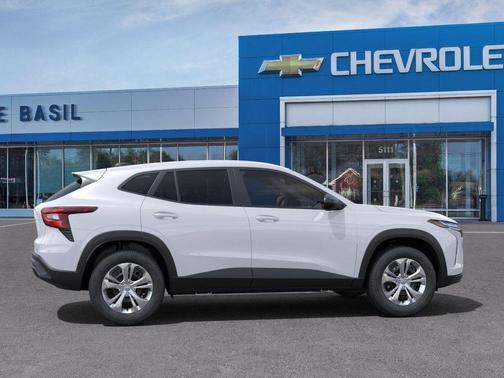2025 Chevrolet Trax LS