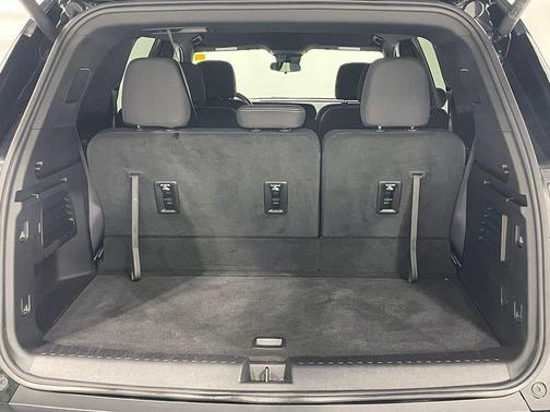 Mosaic Black Metallic 2025 Chevrolet Traverse LT