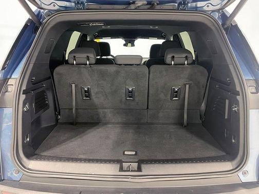 Lakeshore Blue Metallic 2024 Chevrolet Traverse LT