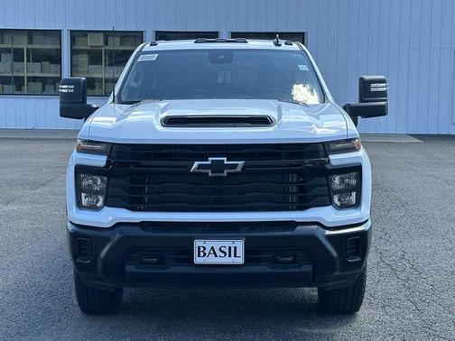 Summit White 2026 Chevrolet Silverado 2500 WT