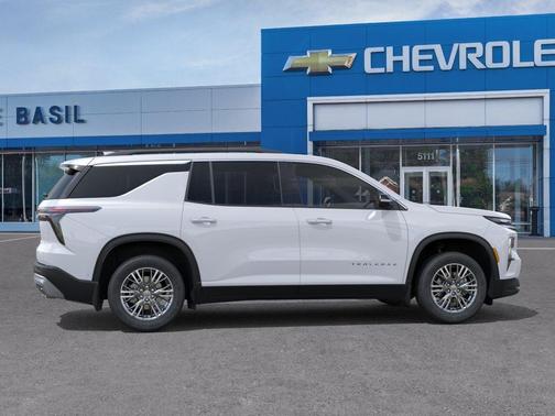 Summit White 2027 Chevrolet Traverse LT