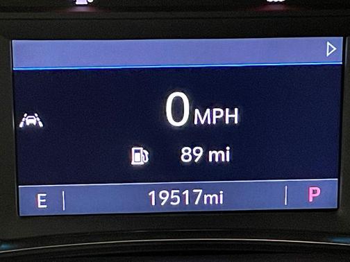 Summit White 2023 Chevrolet Traverse LT Cloth
