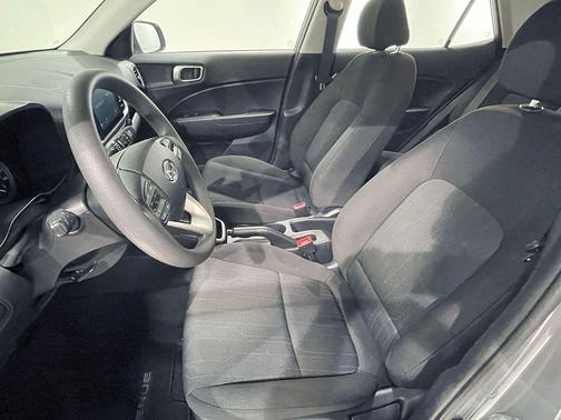 2022 Hyundai VENUE SE