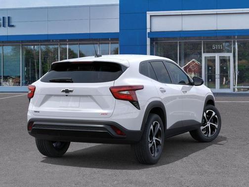 Summit White 2026 Chevrolet Trax 1RS