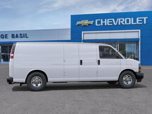 Summit White 2026 Chevrolet Express 3500 Work Van