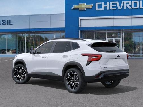 Summit White 2026 Chevrolet Trax 2RS