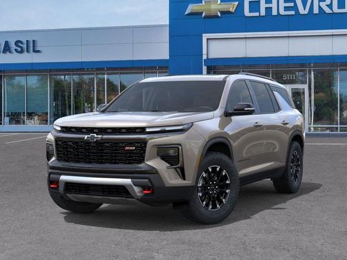Sandstone Gray 2026 Chevrolet Traverse Z71