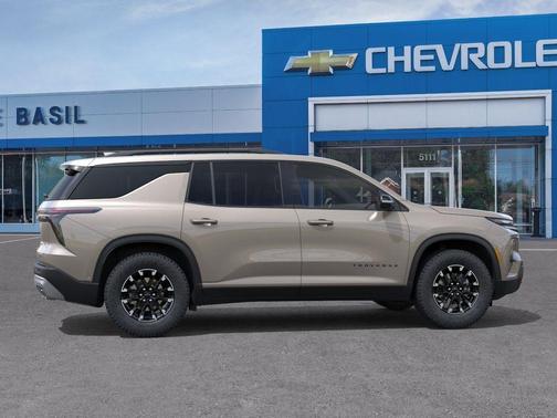 Sandstone Gray 2026 Chevrolet Traverse Z71