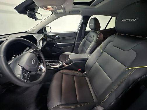 Sterling Gray Metallic 2025 Chevrolet Trax ACTIV
