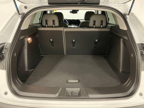 Summit White 2025 Chevrolet Trax ACTIV