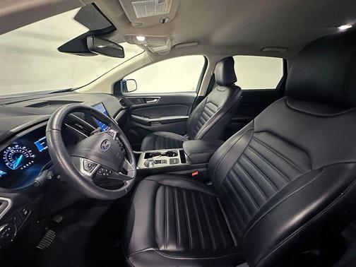 Blue Metallic 2022 Ford Edge SEL