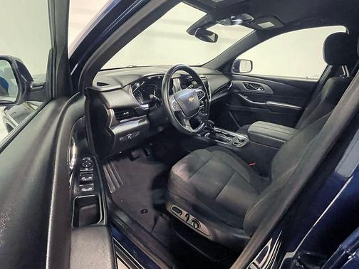 Northsky Blue Metallic 2023 Chevrolet Traverse LT Cloth