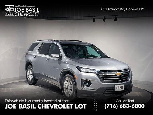 2023 Chevrolet Traverse LT Cloth