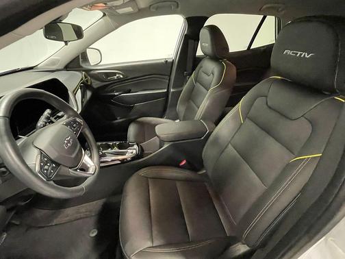Summit White 2024 Chevrolet Trax ACTIV