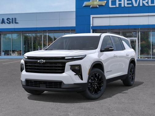 Summit White 2026 Chevrolet Traverse LT