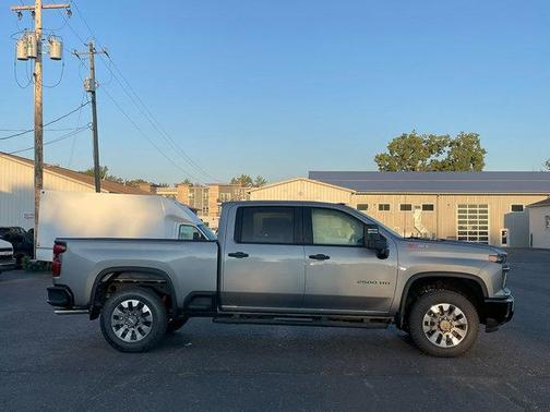 2026 Chevrolet Silverado 2500 Custom