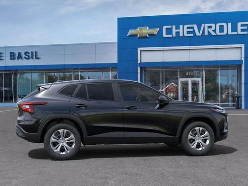 2025 Chevrolet Trax LS