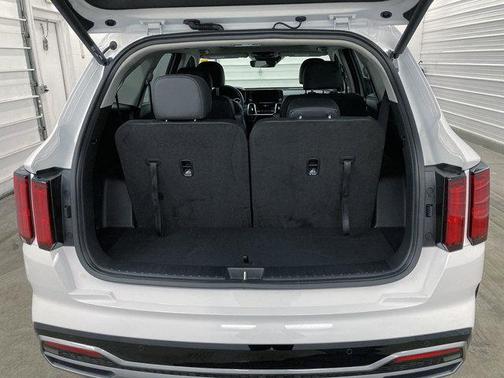Photo 4 of 38 of 2022 Kia Sorento SX Prestige