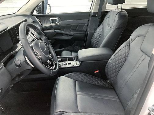 Photo 3 of 38 of 2022 Kia Sorento SX Prestige