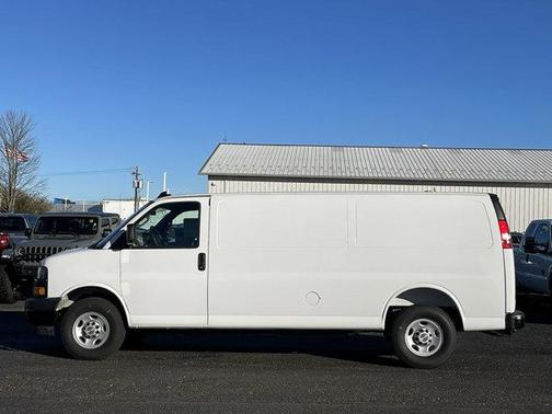 2025 Chevrolet Express 3500 Work Van