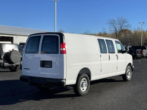 2025 Chevrolet Express 3500 Work Van