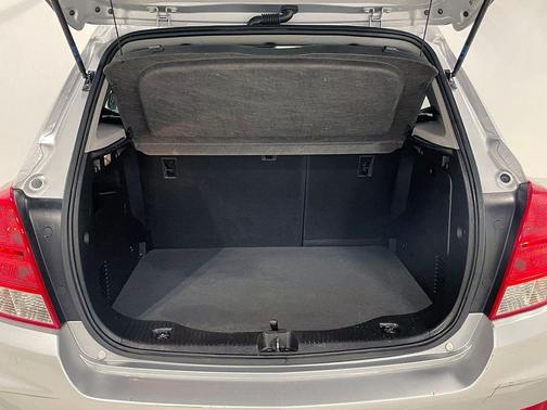 Silver Ice Metallic 2019 Chevrolet Trax LS