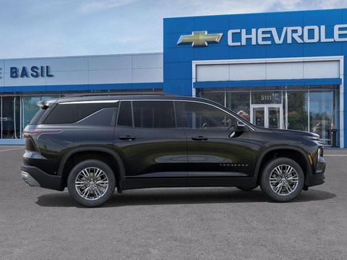 Mosaic Black Metallic 2026 Chevrolet Traverse LT