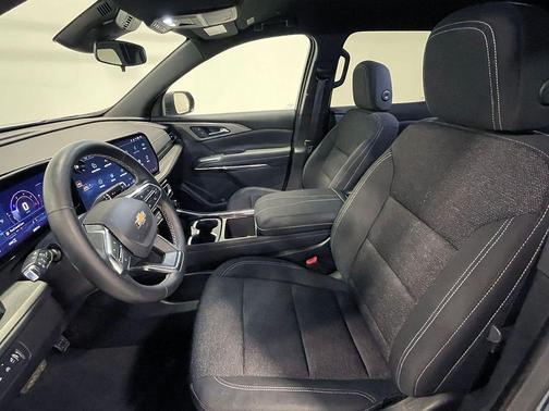 Lakeshore Blue Metallic 2025 Chevrolet Traverse LT