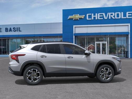 Sterling Gray Metallic 2026 Chevrolet Trax LT