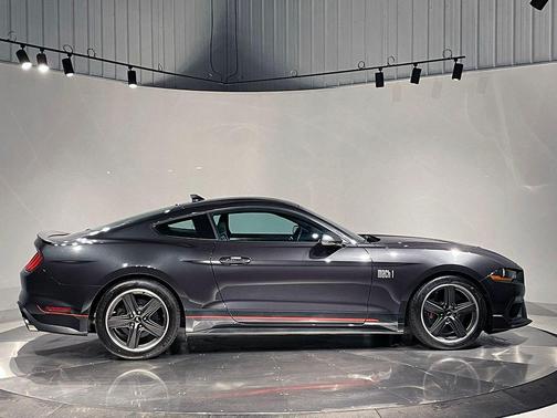 2022 Ford Mustang Mach 1