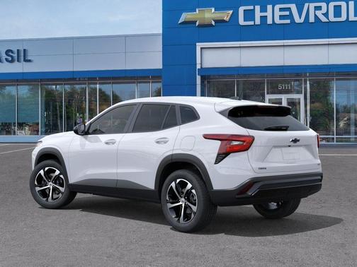 Summit White 2026 Chevrolet Trax 1RS