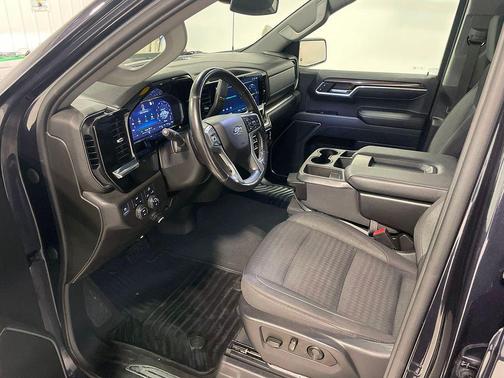 Dark Ash Metallic 2022 Chevrolet Silverado 1500 RST