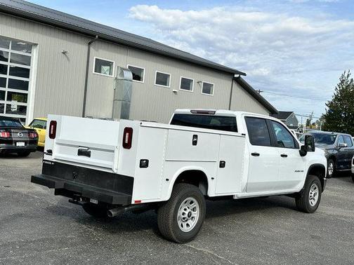 Summit White 2026 Chevrolet Silverado 3500 WT