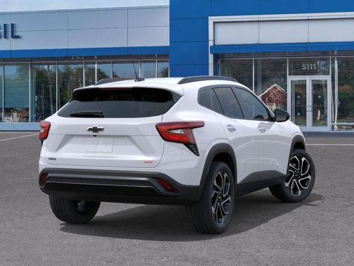 Summit White 2026 Chevrolet Trax 2RS