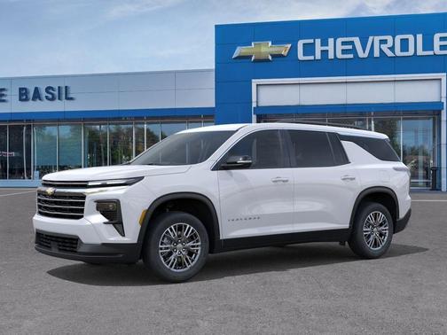 Summit White 2026 Chevrolet Traverse LT