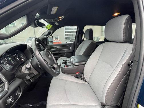 Patriot Blue Pearlcoat 2024 RAM 2500 Big Horn