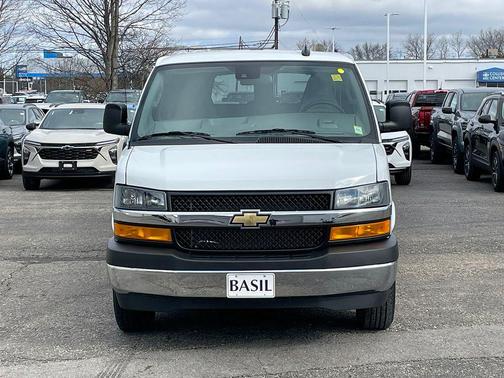 Summit White 2025 Chevrolet Express 3500 LT