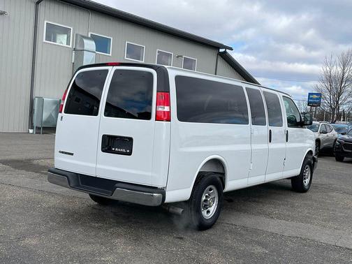 Summit White 2025 Chevrolet Express 3500 LT