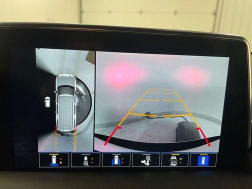 White Frost Tri-Coat 2023 GMC Yukon SLT