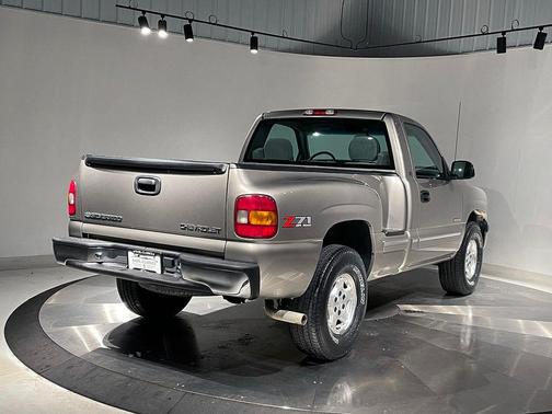 2000 Chevrolet Silverado 1500 LS