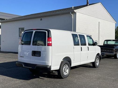 Summit White 2026 Chevrolet Express 2500 Work Van