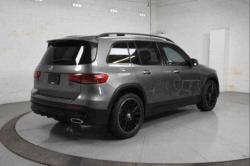 Gray Metallic 2023 Mercedes-Benz GLB 250 Base