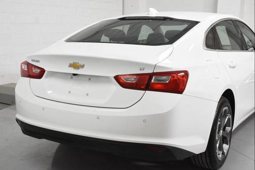 Summit White 2024 Chevrolet Malibu FWD 1LT