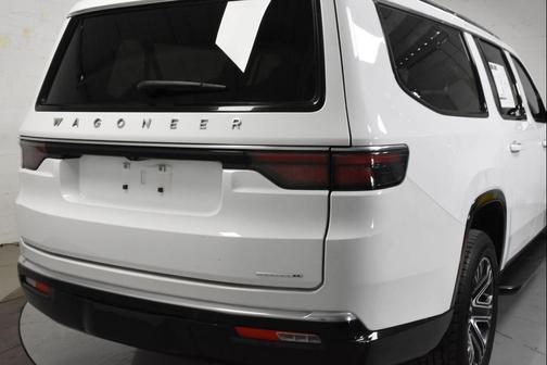 2024 Jeep Wagoneer L Series II 4x2