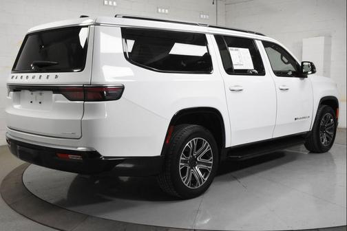 2024 Jeep Wagoneer L Series II 4x2