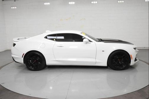 Summit White 2020 Chevrolet Camaro 2SS